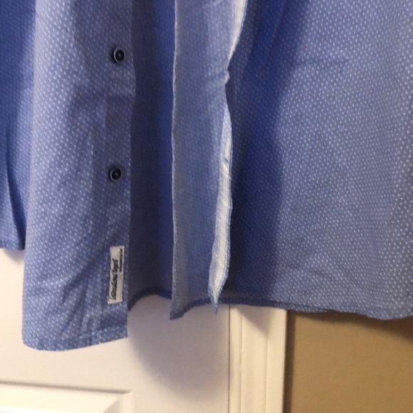 International Report Men’s shirt - Picture 6 of 12